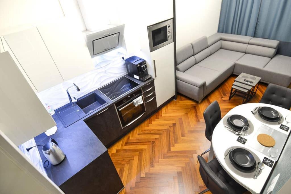 Brandly New Apartment Andel Πράγα Εξωτερικό φωτογραφία
