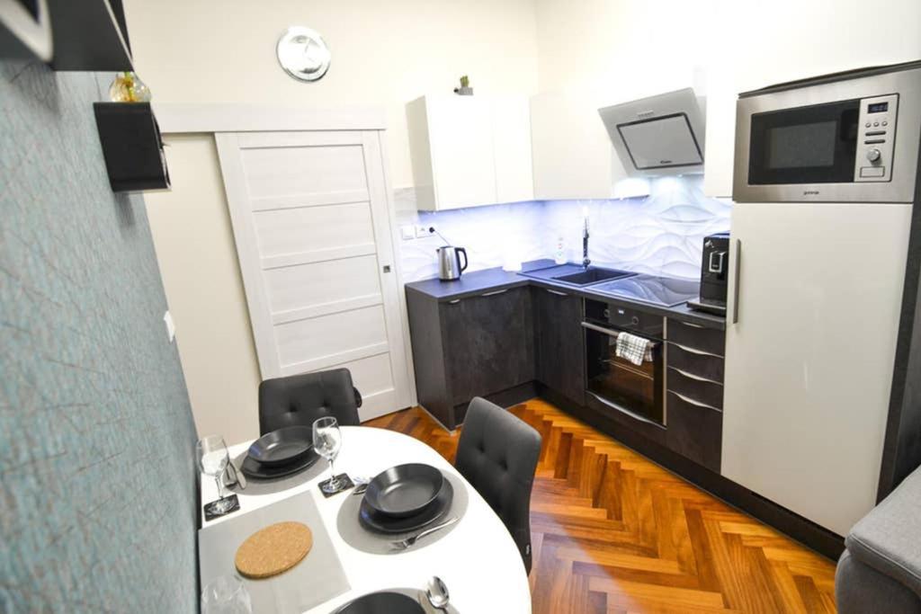 Brandly New Apartment Andel Πράγα Εξωτερικό φωτογραφία